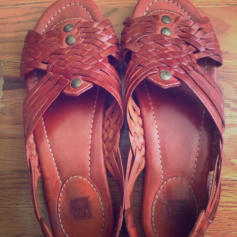 EUC Frye Huarache Jacey Sandals